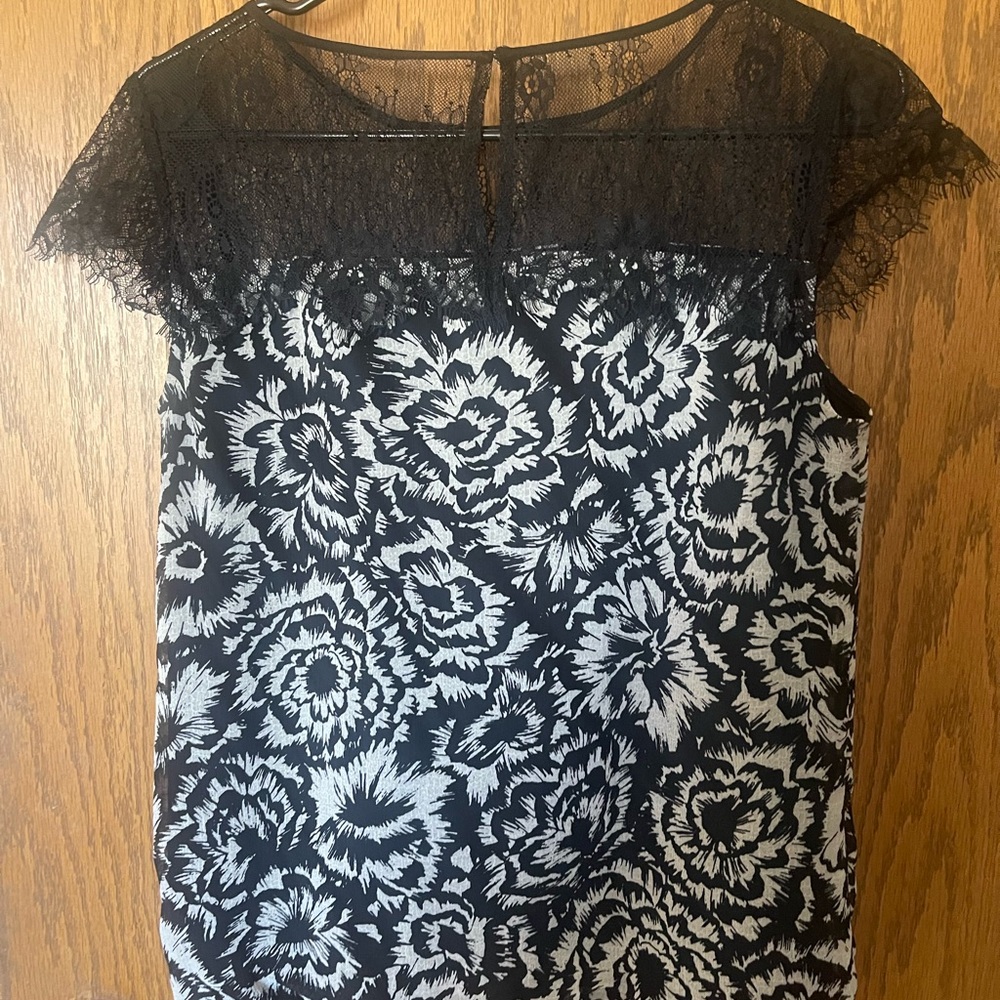 Ann Taylor Blouse ***